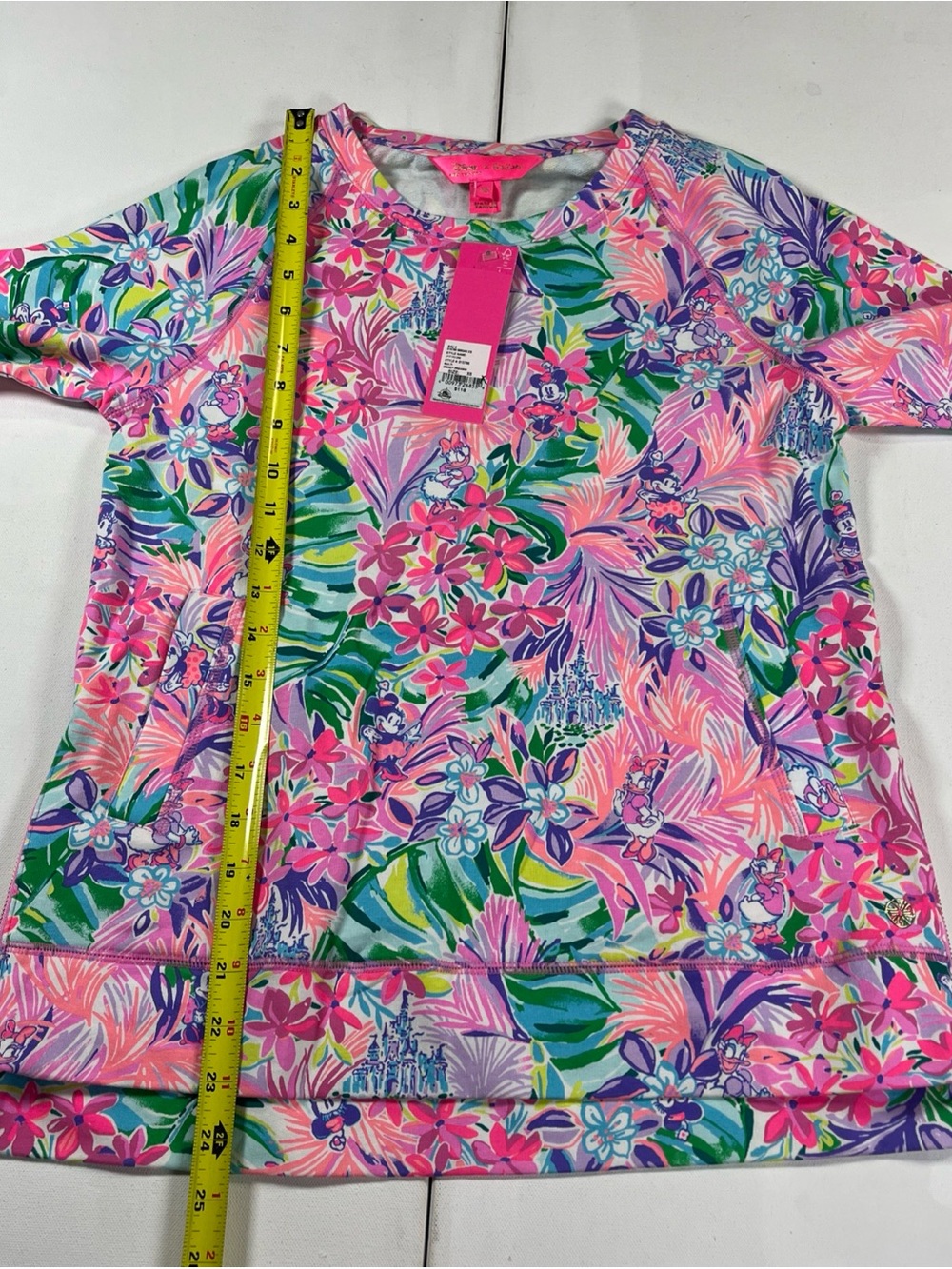 Disney x Lilly Pulitzer Beach Comber Pullover Sweatshirt Minnie Castle Size XS - Picture 12 of 15